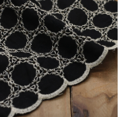 Coton brodé festonné noir ficelle broderie anglaise – Image 2