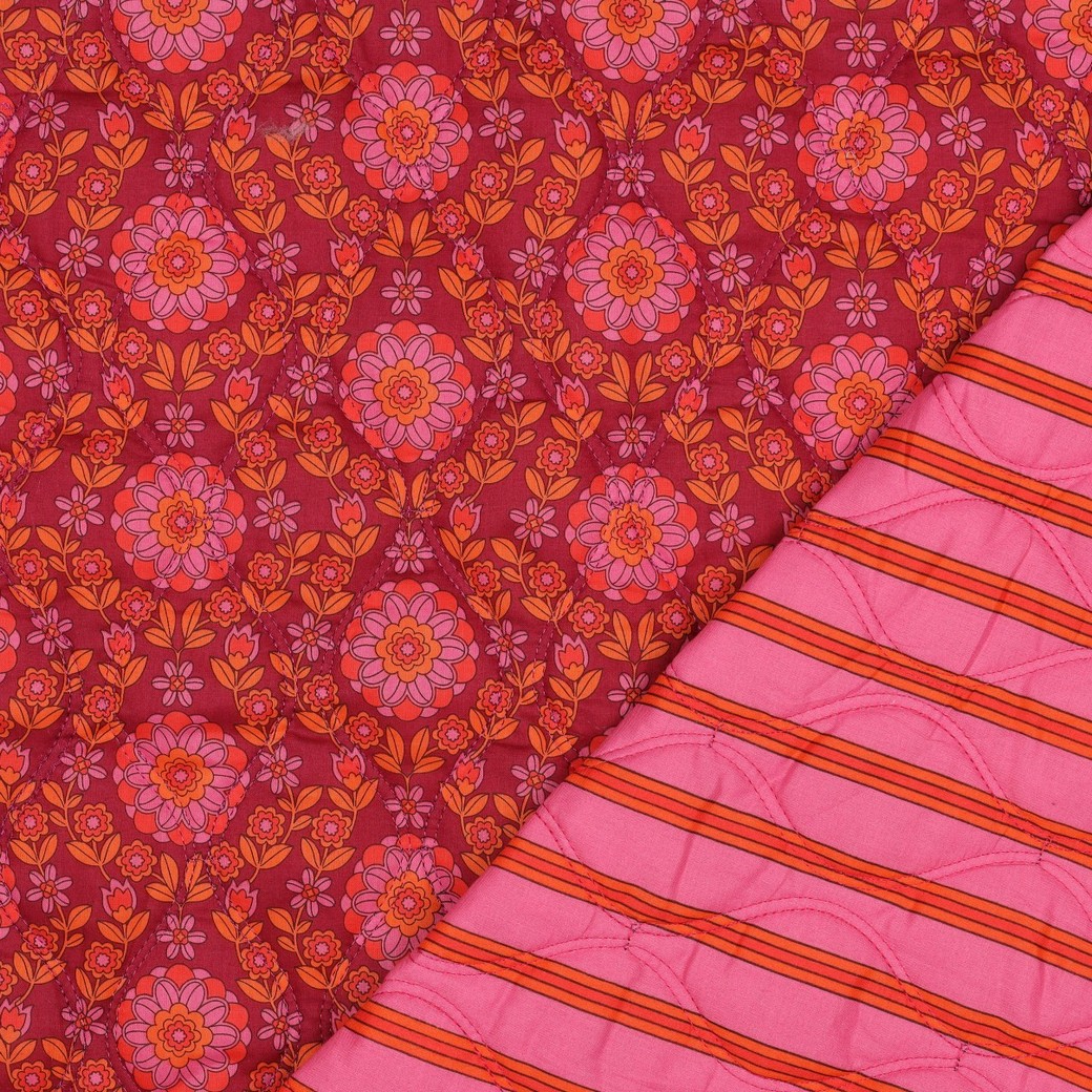 Matelassé double face ronde des fleurs rose et bordeaux Poppy