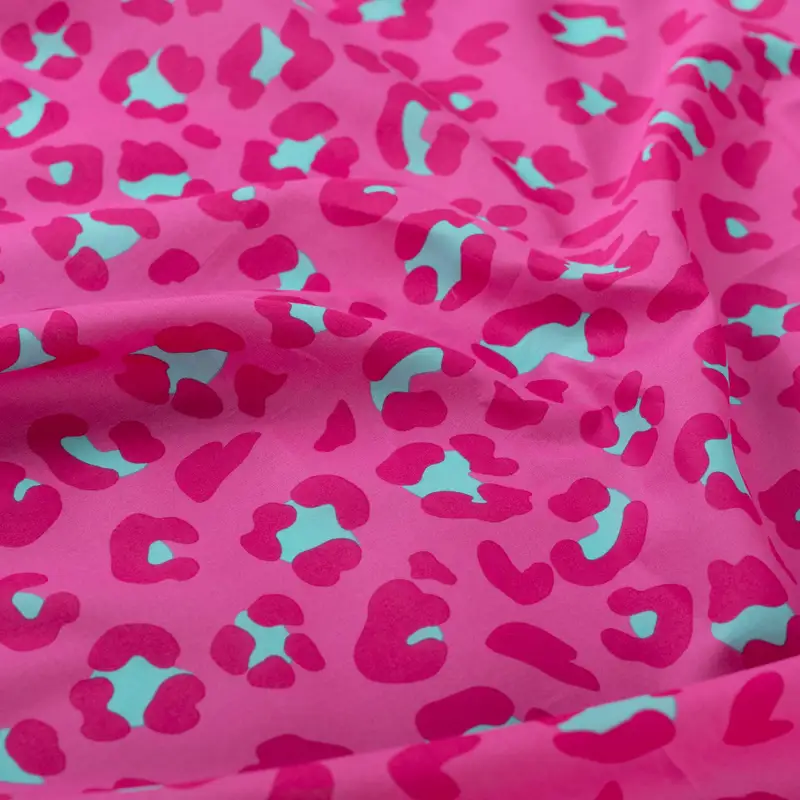 Voile de Popeline coton graou léopard rose – Image 2