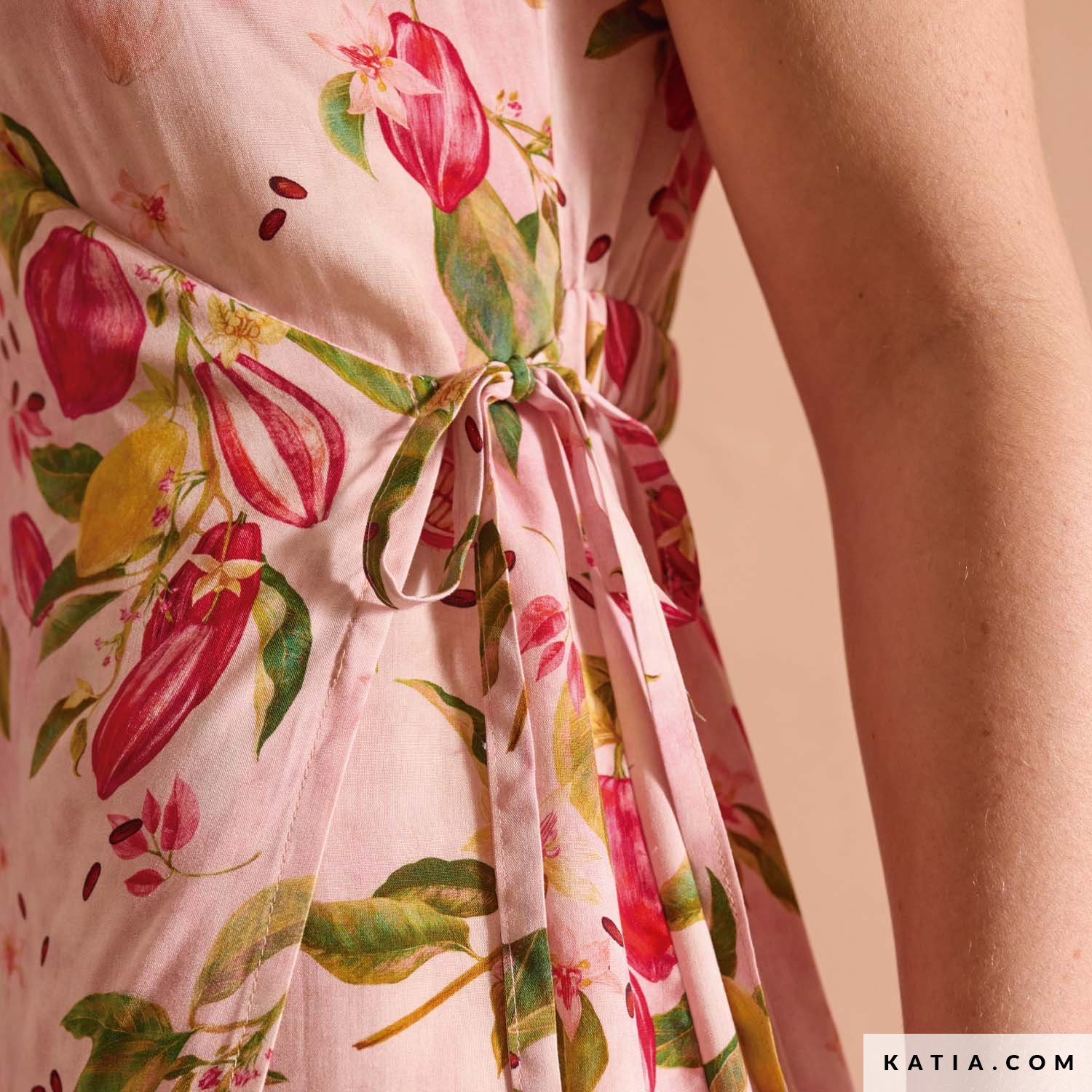 Viscose Katia fruit cacao fond rose – Image 3