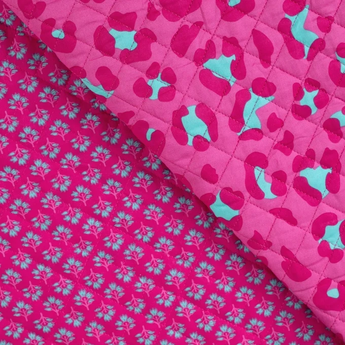 Matelassé double face léopard rose et floral indien